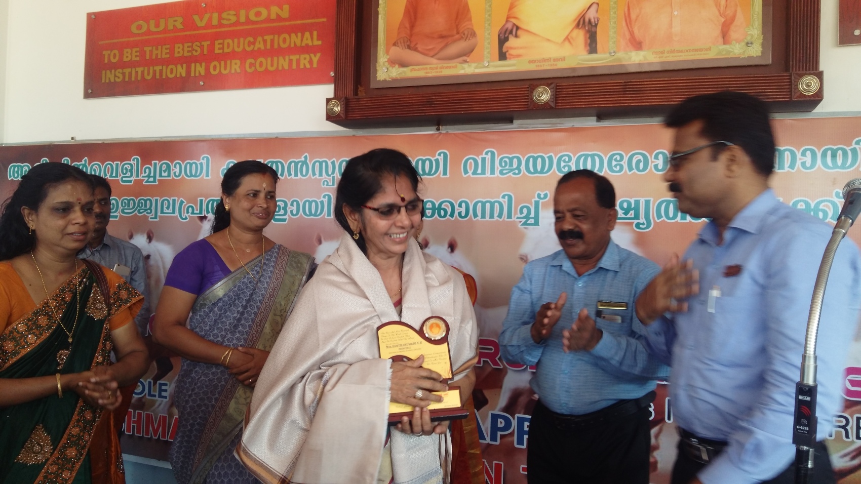 Honouring  Mrs.Santha Kumari  Principal and Founder SRAVANA SAMSARA SCHOOL YAKKARA