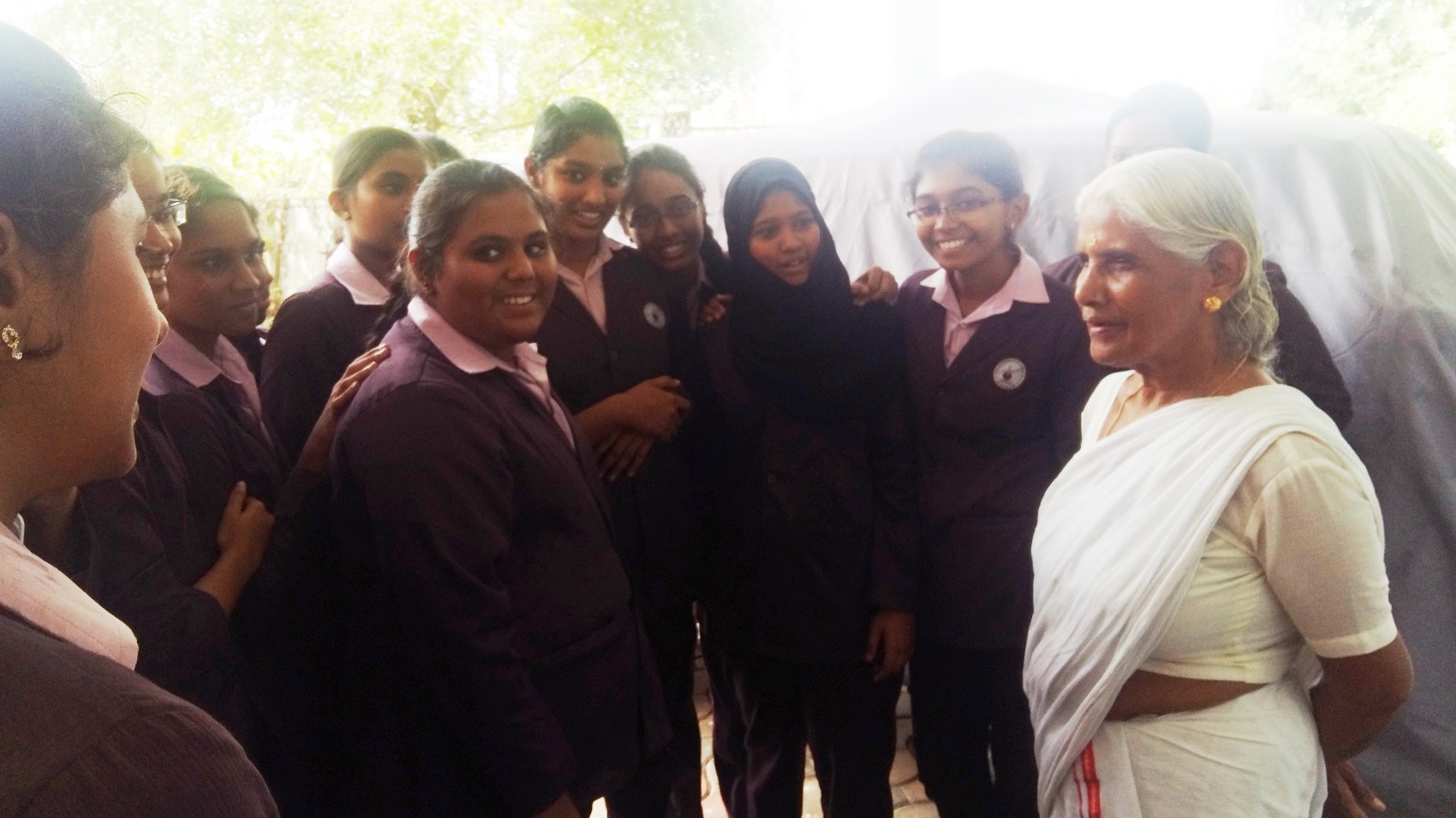 Students visited old age  Home  koduvayour 2016