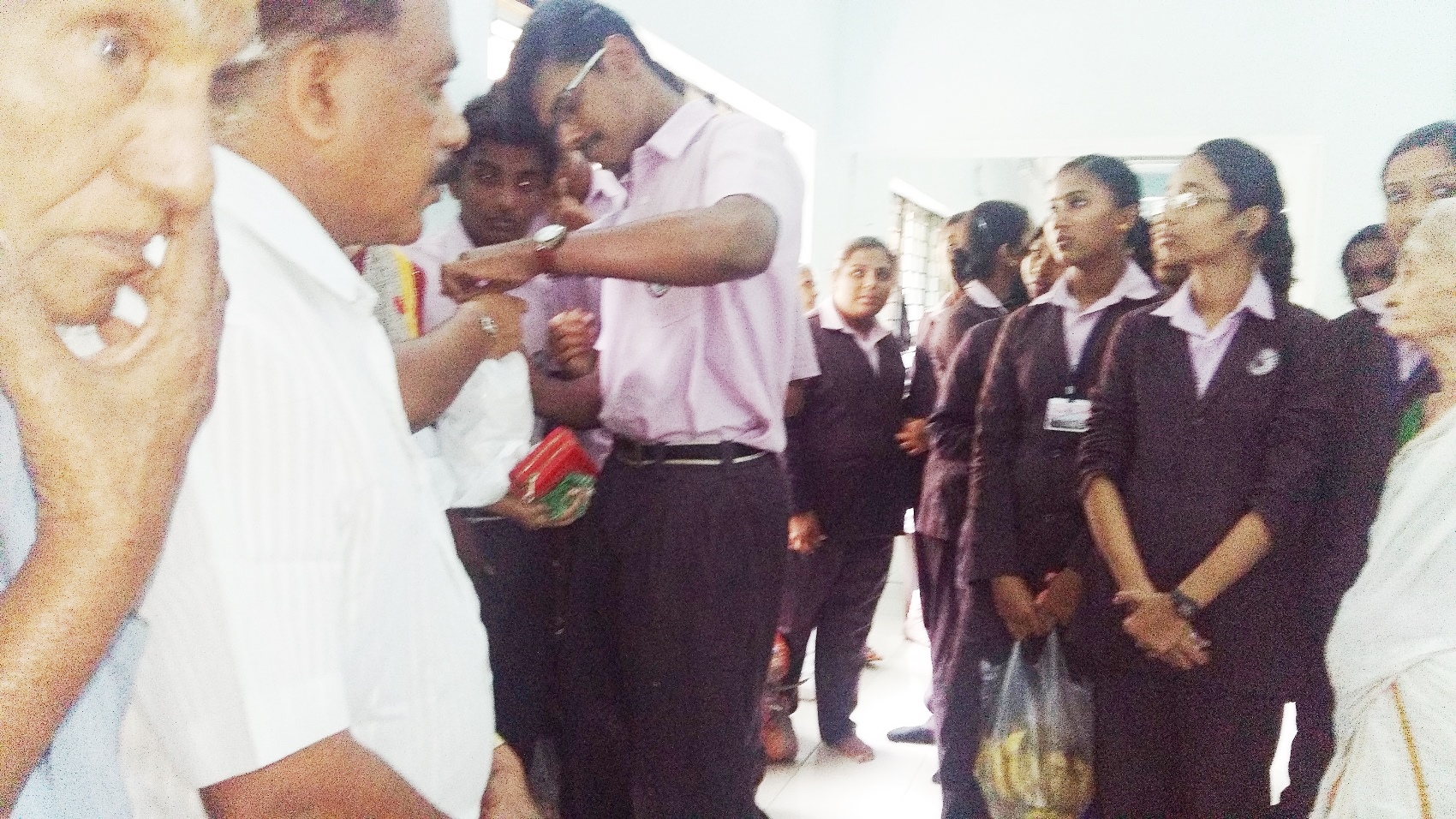 Students visited old age  Home  koduvayour 2016