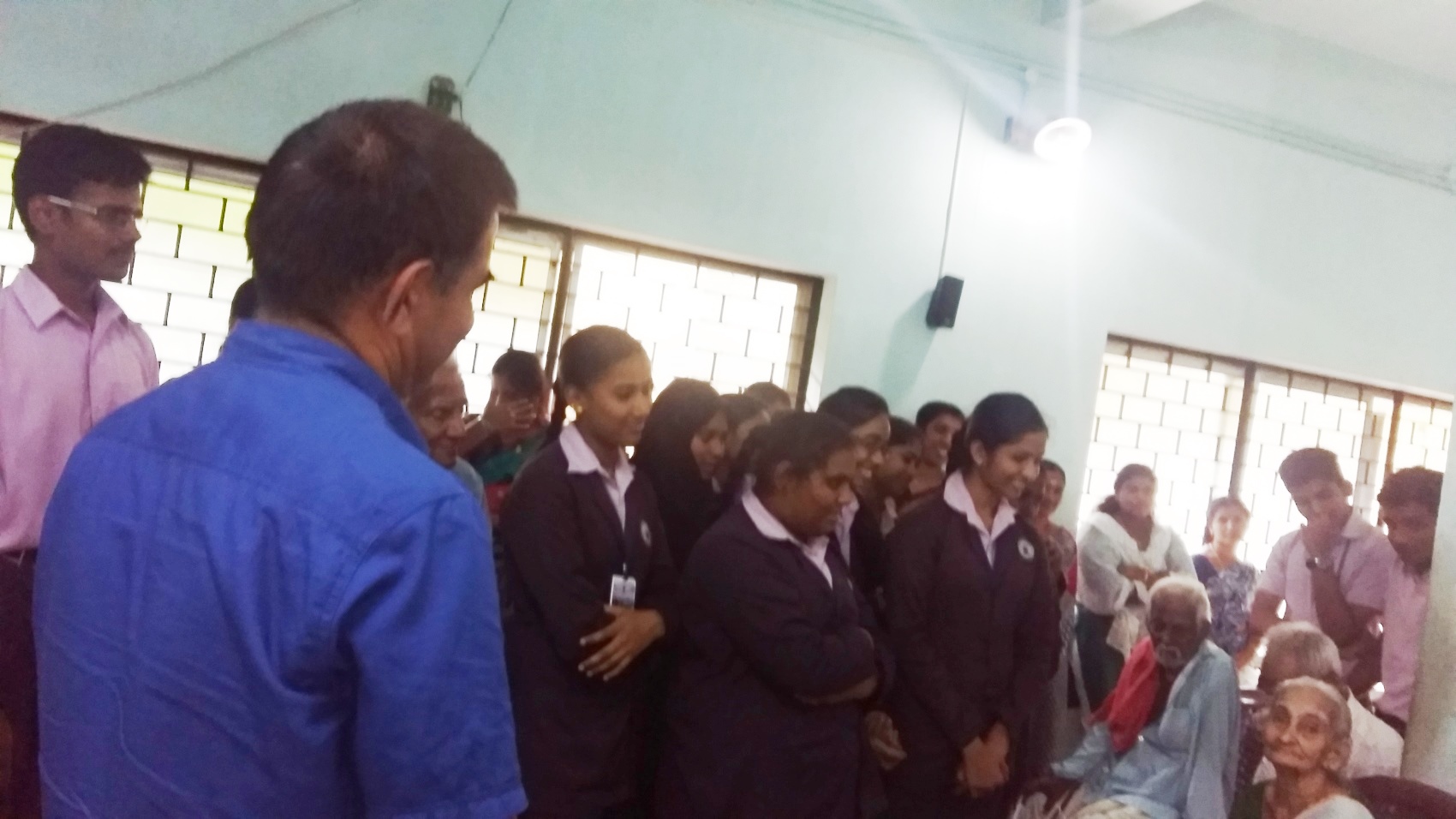 Students visited old age  Home  koduvayour 2016