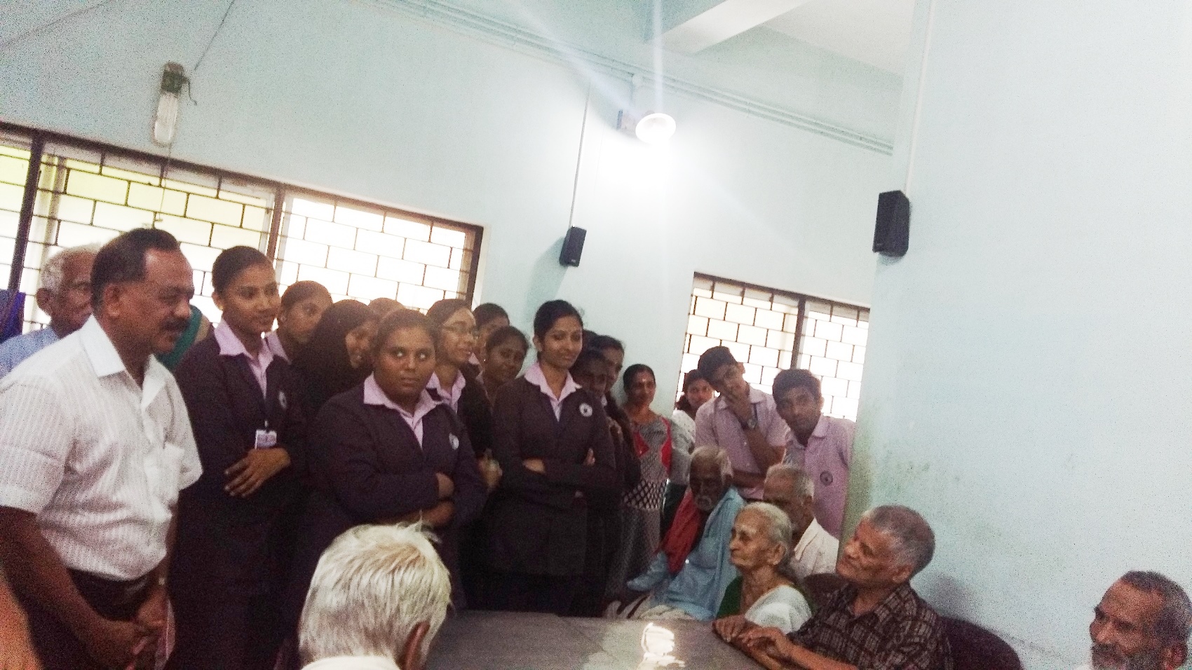 Students visited old age  Home  koduvayour 2016