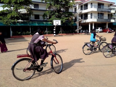 slow cycling race