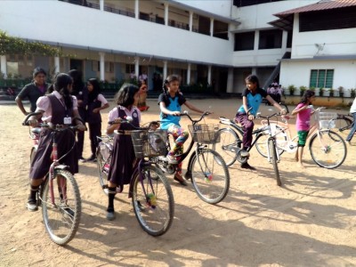 slow cycling race