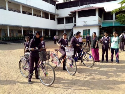 slow cycling race