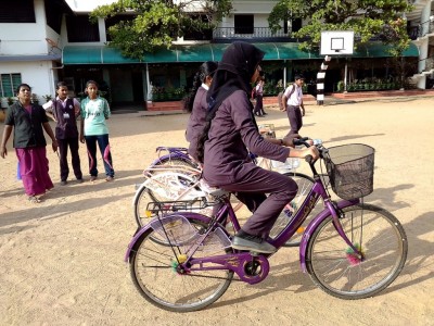 slow cycling race