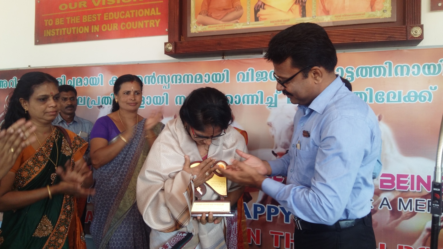 Honouring  Mrs.Santha Kumari  Principal and Founder SRAVANA SAMSARA SCHOOL YAKKARA