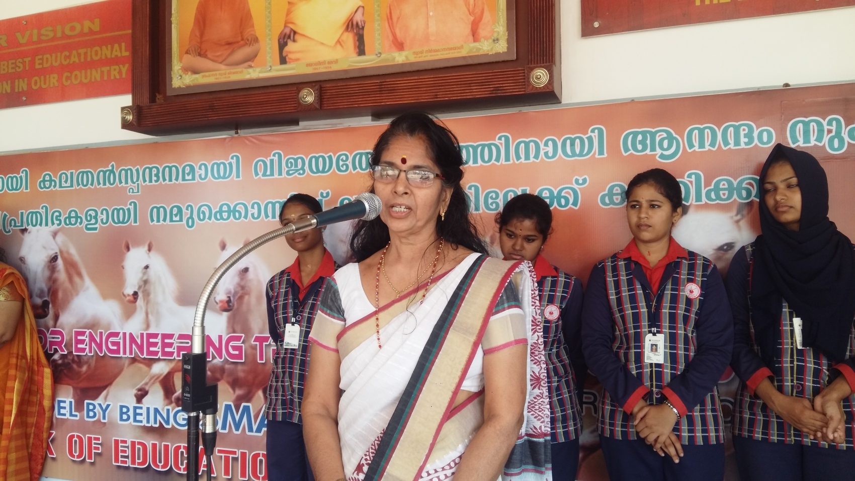 Honouring  Mrs.Santha Kumari  Principal and Founder SRAVANA SAMSARA SCHOOL YAKKARA