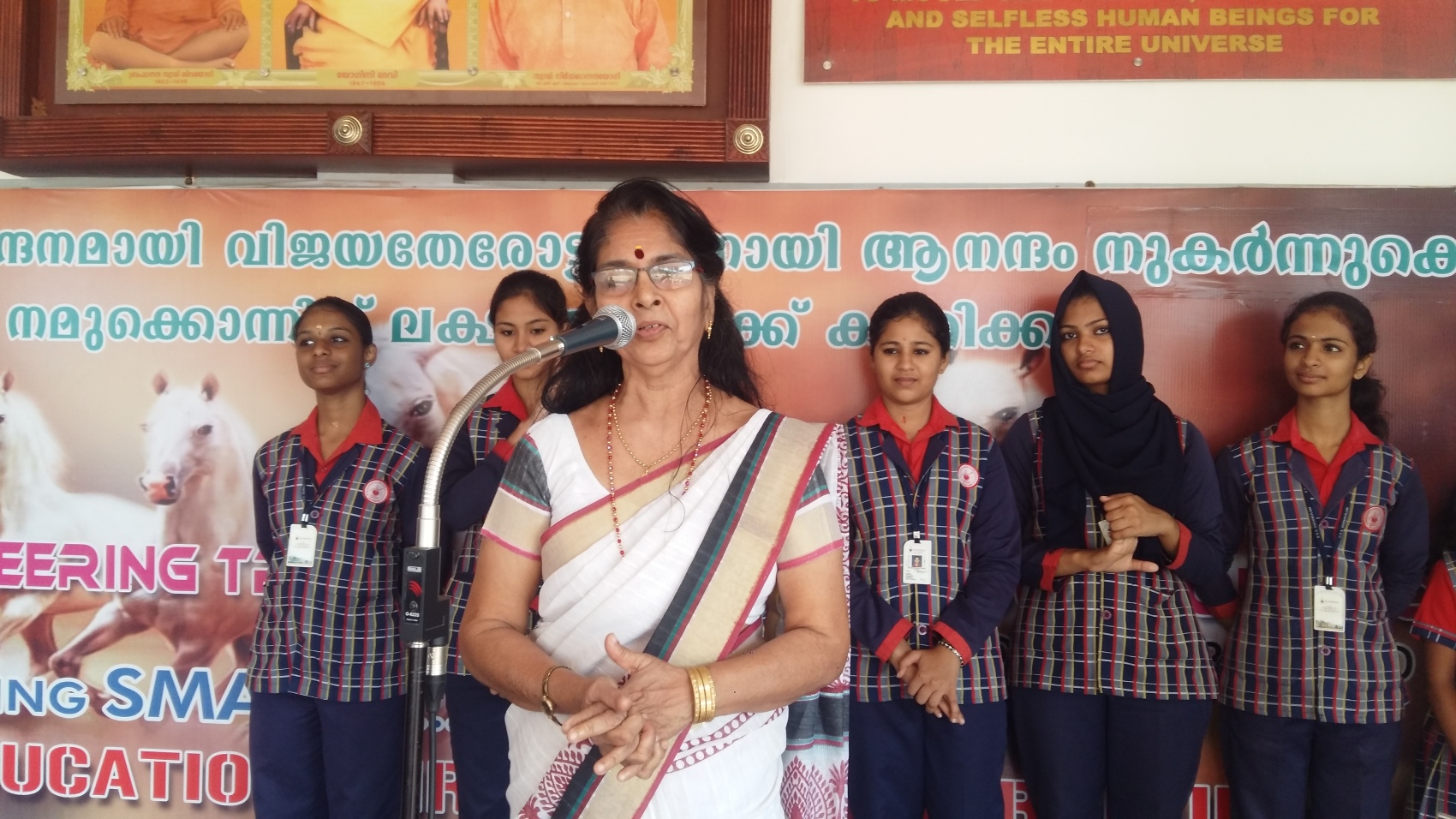 Honouring  Mrs.Santha Kumari  Principal and Founder SRAVANA SAMSARA SCHOOL YAKKARA