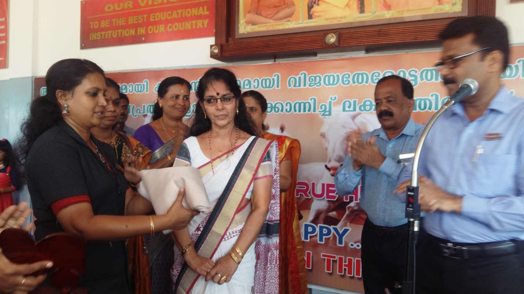 Honouring  Mrs.Santha Kumari  Principal and Founder SRAVANA SAMSARA SCHOOL YAKKARA