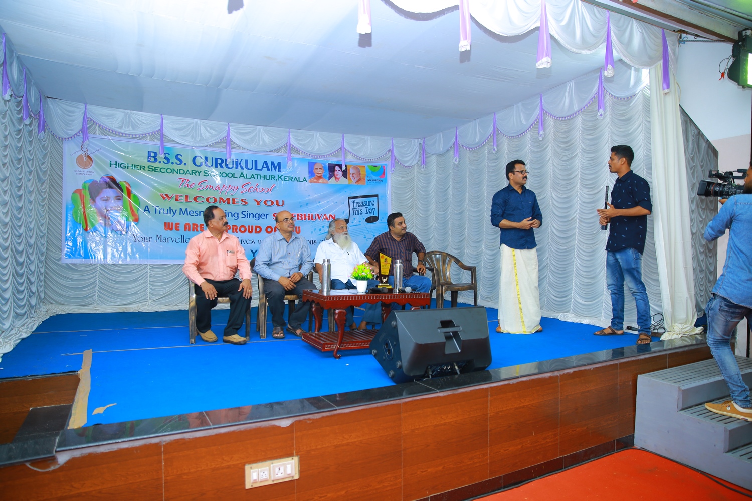 Congratulating Sreebhuvan Idea star singer fame 2019
