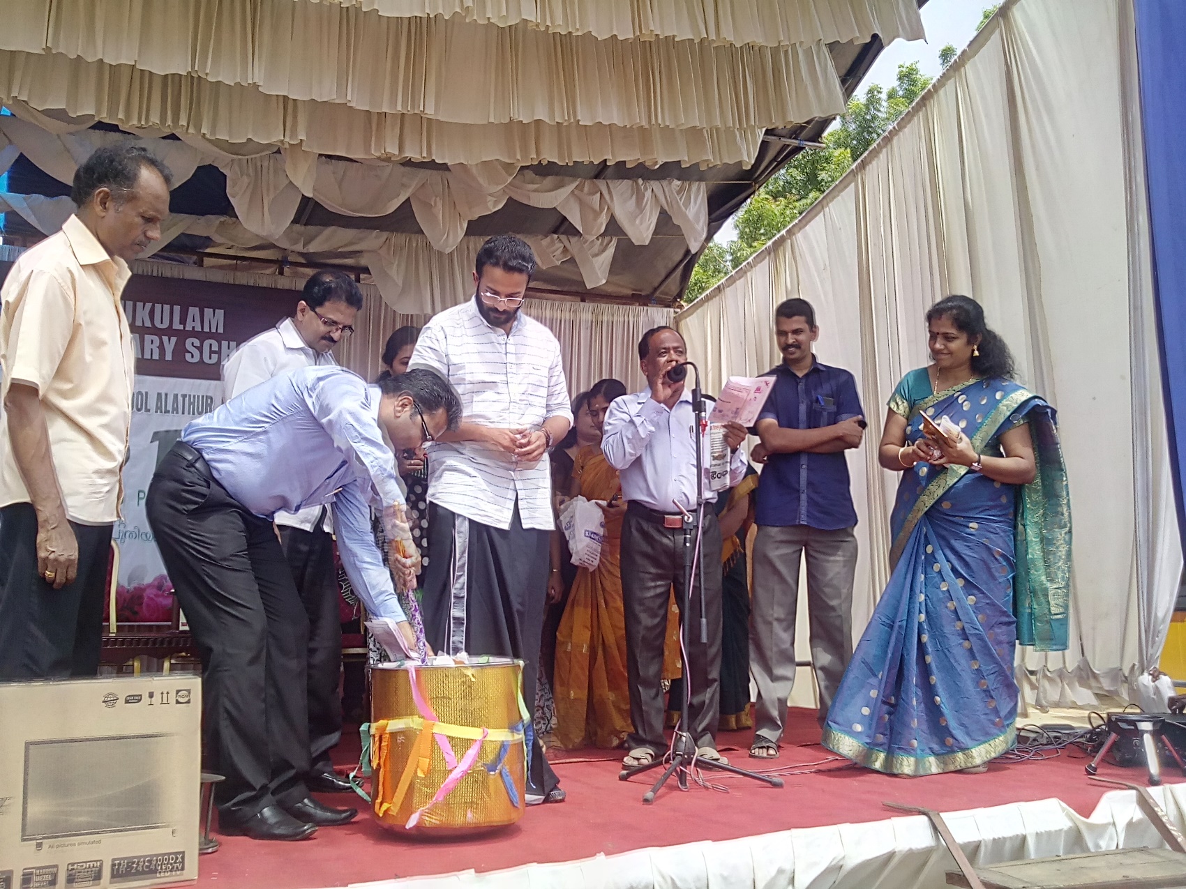 Cine Artist -Shri-Jayasurya Inaugurated our Onam Bumper program